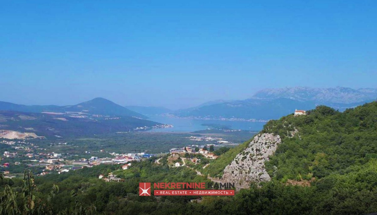 HITNA PRODAJA-Porodična kuća sa prostranim imanjem u Gornjem Grblju
